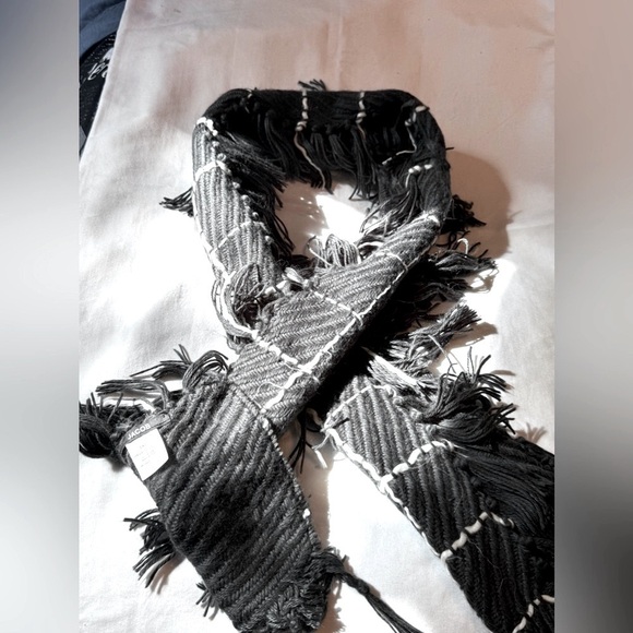 🧣Stunning Incredibly Soft Vintage Jacob & Co Acrylic Wool Cozy Scarf🧣 - Picture 3 of 16